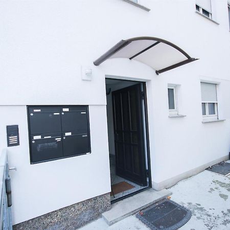 Alfa Stuttgart 3 Zimmer 6 Betten Apartment Zuffenhausen Porsche Bosch Bz Wlan Ebk Wm Buitenkant foto